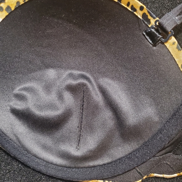 Victoria Secret cheeta print bombshell bra - Picture 3 of 6